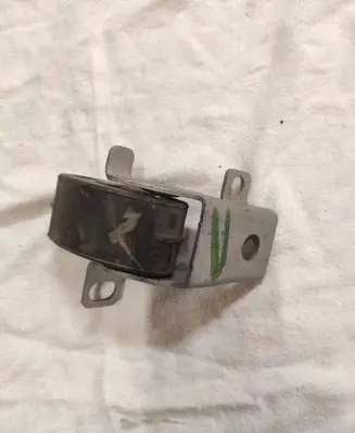 Volvo S60 Muffler mount bracket/holder 31478511