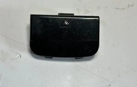 BMW 7 E65 E66 Front tow hook cap/cover 8223210 51118223210