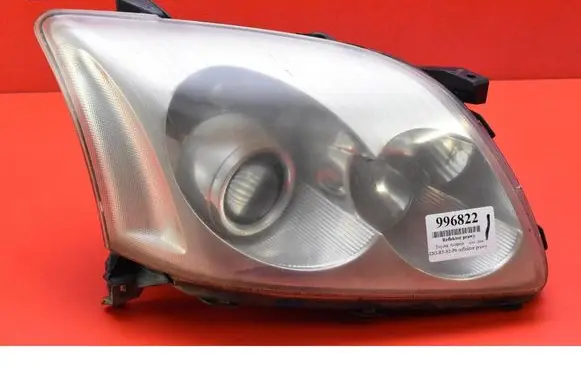Toyota Avensis Verso Headlight/headlamp 05-41