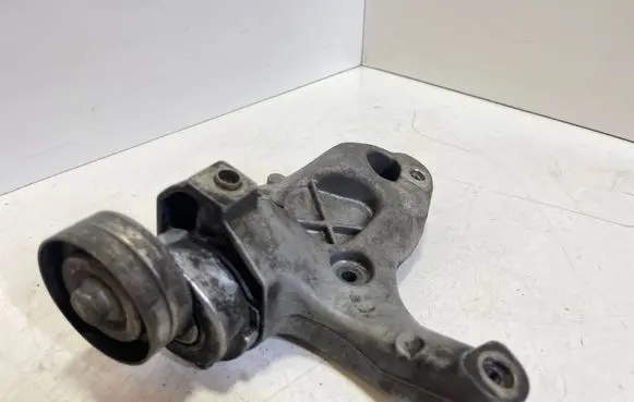 Volkswagen Touran I A/C compressor mount bracket 1K0260885B
