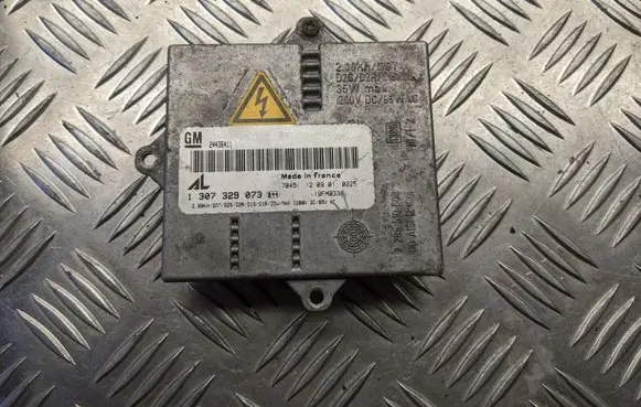 Opel Vectra B Voltage converter/converter module 1307329073
