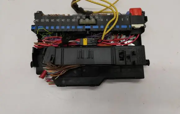 BMW X3 E83 Fuse box set 18500000000 0074120002