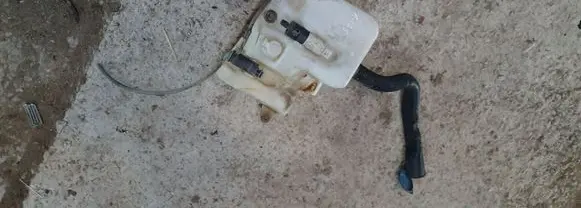 Land Rover Discovery 3 - LR3 Windshield washer fluid reservoir/tank NOCODE