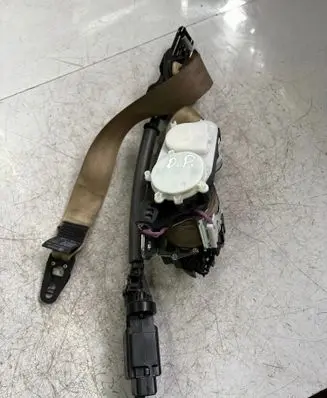 Audi A8 S8 D4 4H Front seatbelt 4H0857833