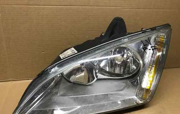 Ford Focus Headlight/headlamp 4M5113W030BD