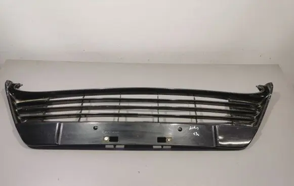 Toyota Auris E180 Front bumper lower grill 5311202390