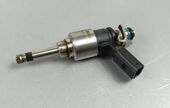 Hyundai Tucson IV NX4 Fuel injector 4353102M417 9041090015