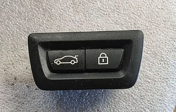 BMW X5 F15 Tailgate/boot open switch button 9275121