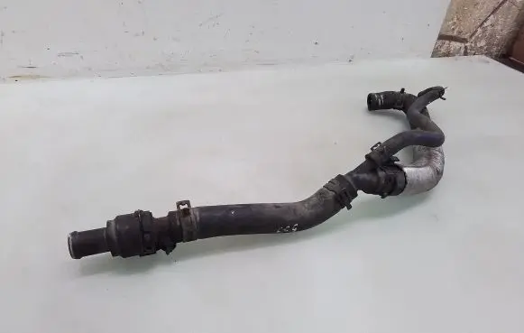 Volkswagen PASSAT B5.5 Engine coolant pipe/hose