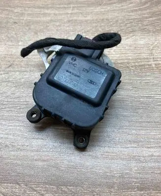 Audi A4 S4 B5 8D Air flap motor/actuator 8D1820511E 0132801148