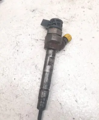 BMW 5 F10 F11 Fuel injector 7810702 0445110