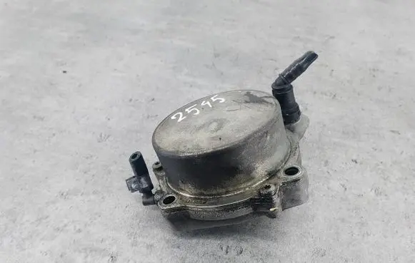 Opel Astra H Vacuum pump 