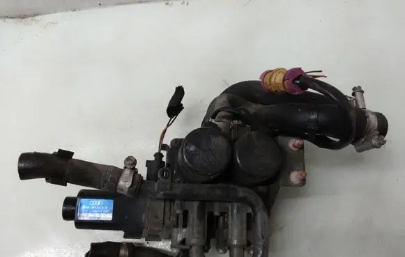 Audi A8 S8 D2 4D Coolant heater control valve 4D0959617C