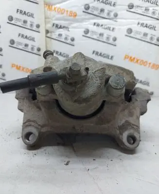 Volkswagen PASSAT B6 Front brake caliper