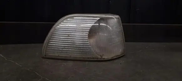 Volvo V70 Front indicator light 9178899