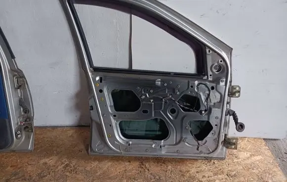 Fiat Punto (188) Front door 