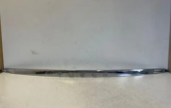Tesla Model S Tailgate trim 102577600A