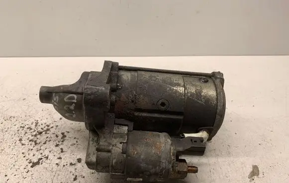 Toyota Avensis T250 Starter motor 28100