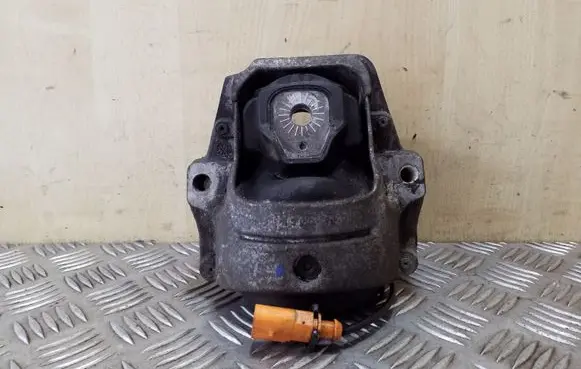 Audi A5 Sportback 8TA Engine mount bracket 8R0199381