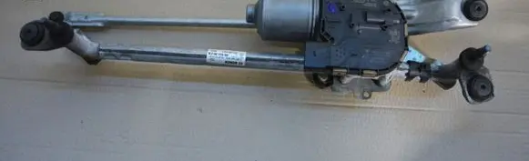Volkswagen Golf VII Front wiper linkage and motor 5G1955119A