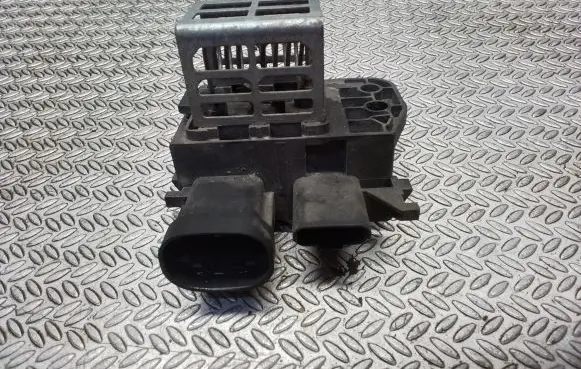 Peugeot Partner Coolant fan relay 9830143880