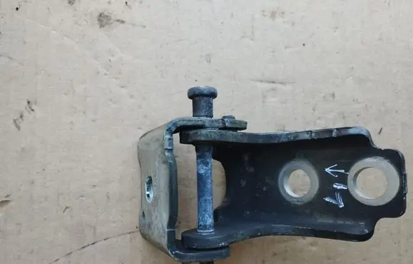 Peugeot 508 Front door upper hinge
