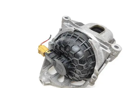 Engine mount bracket