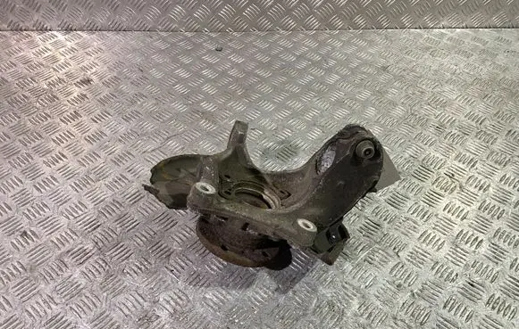 Volkswagen PASSAT B7 Front wheel hub
