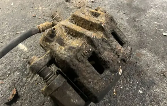 Hyundai Santa Fe Front brake caliper