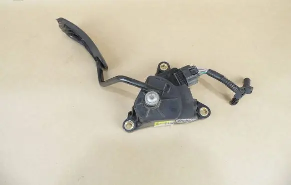 Renault Kangoo I Accelerator throttle pedal 8200436864