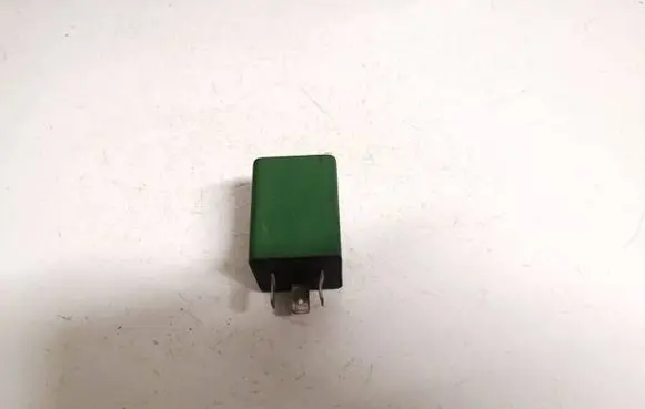 Volkswagen Golf III Other relay 111953227d