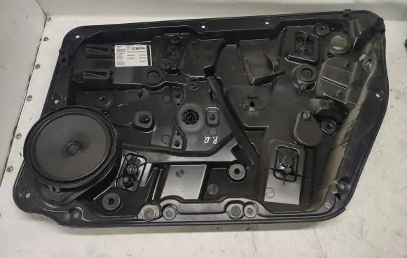 Mercedes-Benz GLA W156 Front window lifting mechanism without motor