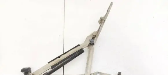 Tailgate/trunk/boot hinge