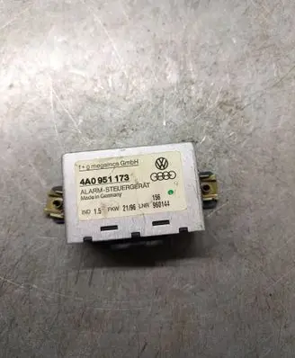 Audi A6 S6 C4 4A Alarm control unit/module 4A0951173