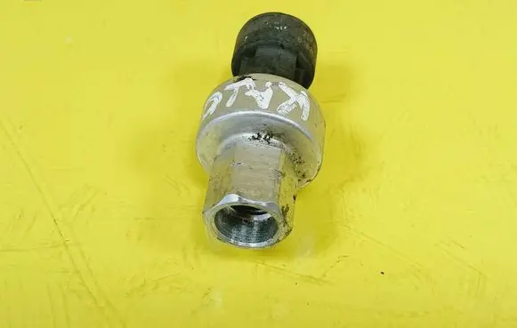 Chevrolet Lacetti Air conditioning (A/C) pressure sensor 2CP452