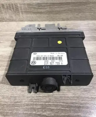 Volkswagen Golf III Gearbox control unit/module 01m927733a 5dg00765101