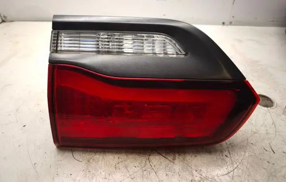 Jeep Grand Cherokee Tailgate rear/tail lights P68368396AB