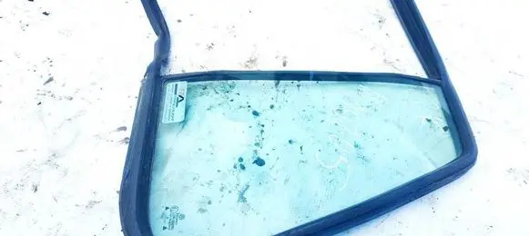 Volkswagen Golf IV Rear side window AS2