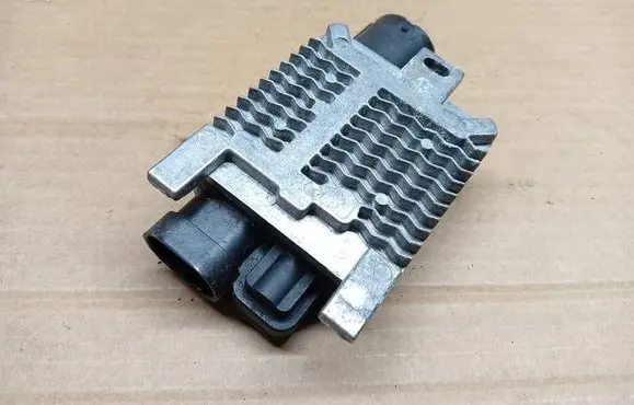 Coolant fan relay