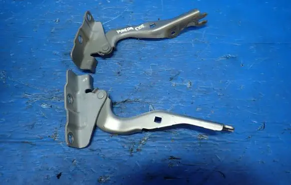 Mazda CX-5 Engine bonnet/hood hinges 