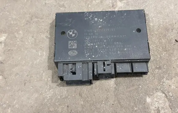 BMW 5 F10 F11 Tow bar trailer control unit/module 6872319