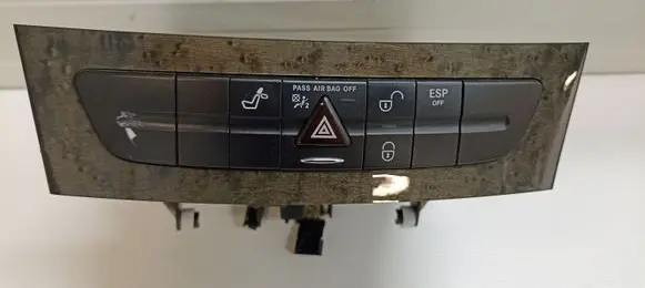 Mercedes-Benz E W211 Hazard light switch A2116800552