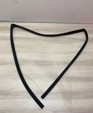 Toyota RAV 4 (XA50) Rubber seal rear door 