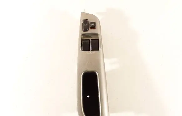 Toyota Corolla E120 E130 Electric window control switch 8480202291B0 848200F040 7423202200
