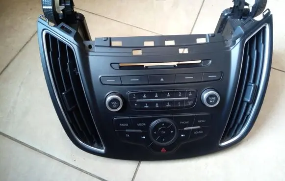 Head unit multimedia control