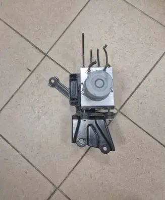 Toyota Yaris XP210 ABS Pump 44540K0140 0265291674