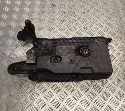 Volkswagen Golf VII Battery tray 