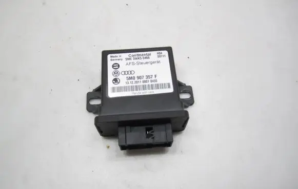 Volkswagen PASSAT B7 Light module LCM 5M0907357F 5WK50466 131220110001