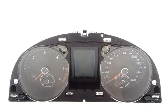 Volkswagen PASSAT B7 Speedometer (instrument cluster) 3AA920970A