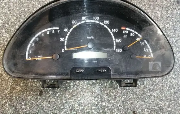 Mercedes-Benz Sprinter W901 W902 W903 W904 Speedometer (instrument cluster) A0014468521